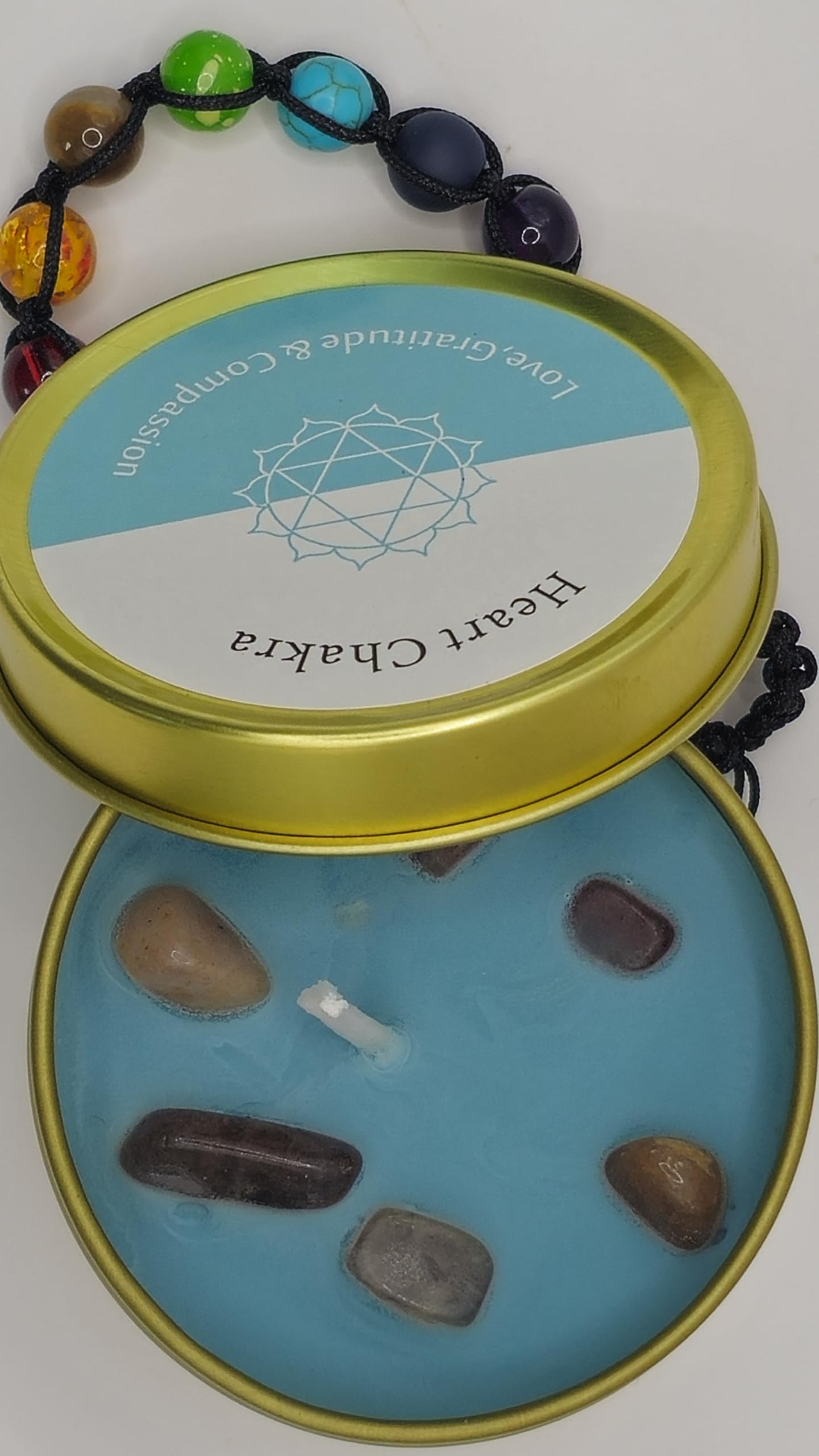 Chakra Candles Gift Set for Women and Men. with 7 Chakra Healing Crystal Bracelet – Aromatherapy Candles for Meditation, Yoga, Stress Relief & Spiritual Balance – Made with Natural Soy Wax